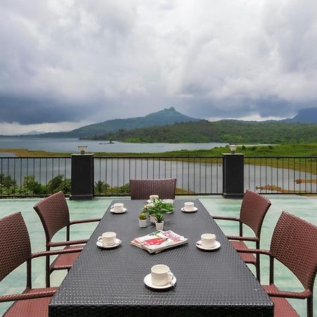 Sunset Boulevard By Stayvista - Lakeside Villa With Pet-Friendly Ambiance, Deck, Terrace, Plunge Pool & Modern Flair Karjat Bagian luar foto