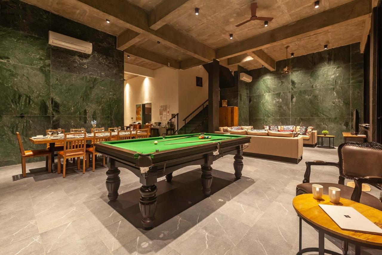 Sunset Boulevard By Stayvista - Lakeside Villa With Pet-Friendly Ambiance, Deck, Terrace, Plunge Pool & Modern Flair Karjat Bagian luar foto