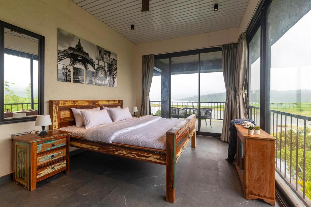 Sunset Boulevard By Stayvista - Lakeside Villa With Pet-Friendly Ambiance, Deck, Terrace, Plunge Pool & Modern Flair Karjat Bagian luar foto