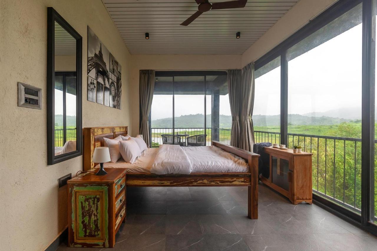 Sunset Boulevard By Stayvista - Lakeside Villa With Pet-Friendly Ambiance, Deck, Terrace, Plunge Pool & Modern Flair Karjat Bagian luar foto
