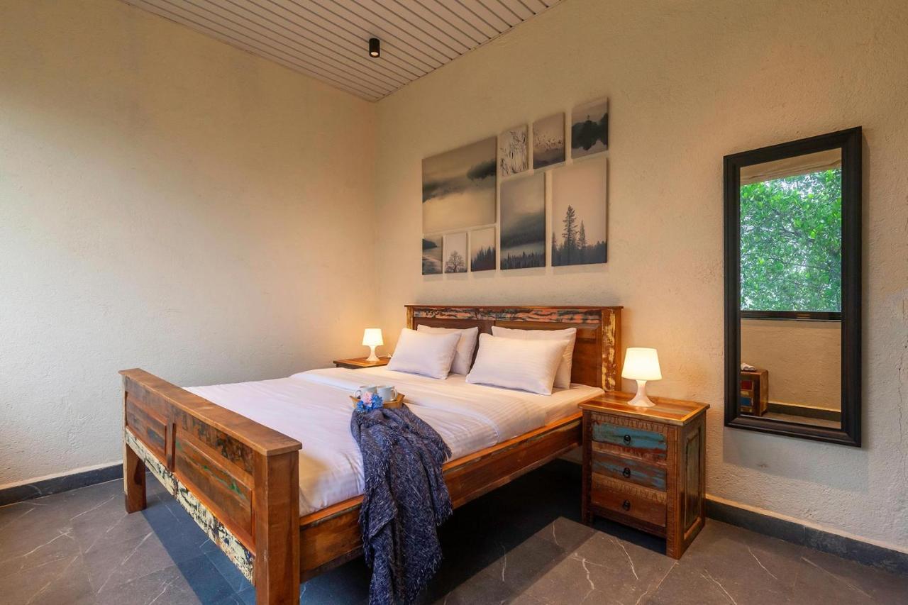 Sunset Boulevard By Stayvista - Lakeside Villa With Pet-Friendly Ambiance, Deck, Terrace, Plunge Pool & Modern Flair Karjat Bagian luar foto