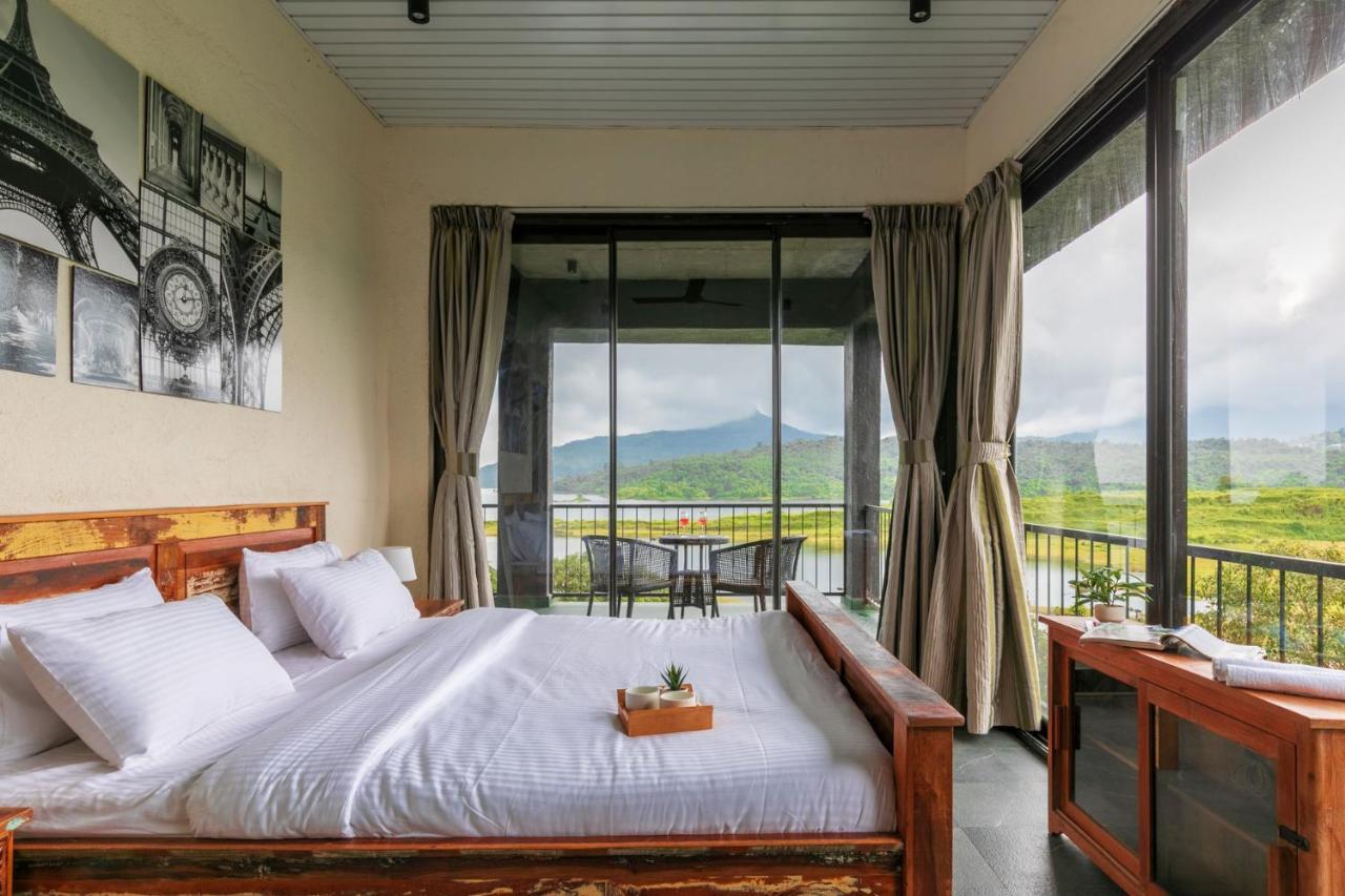 Sunset Boulevard By Stayvista - Lakeside Villa With Pet-Friendly Ambiance, Deck, Terrace, Plunge Pool & Modern Flair Karjat Bagian luar foto