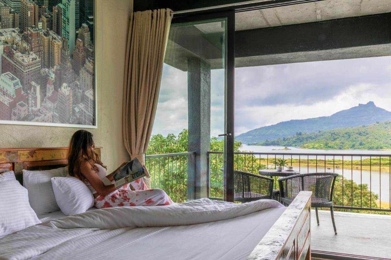 Sunset Boulevard By Stayvista - Lakeside Villa With Pet-Friendly Ambiance, Deck, Terrace, Plunge Pool & Modern Flair Karjat Bagian luar foto